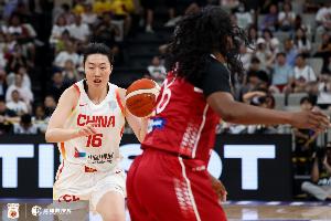 罗欣棫11中4得15分4板1助 3三分&amp;3抢断皆为全场最高
