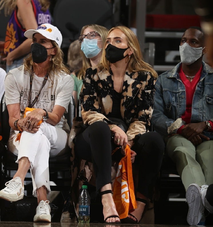 开云体育下载官网-乔治都不玩播客了 富保罗合适吗？要不还是学皮尔斯做两性博主吧